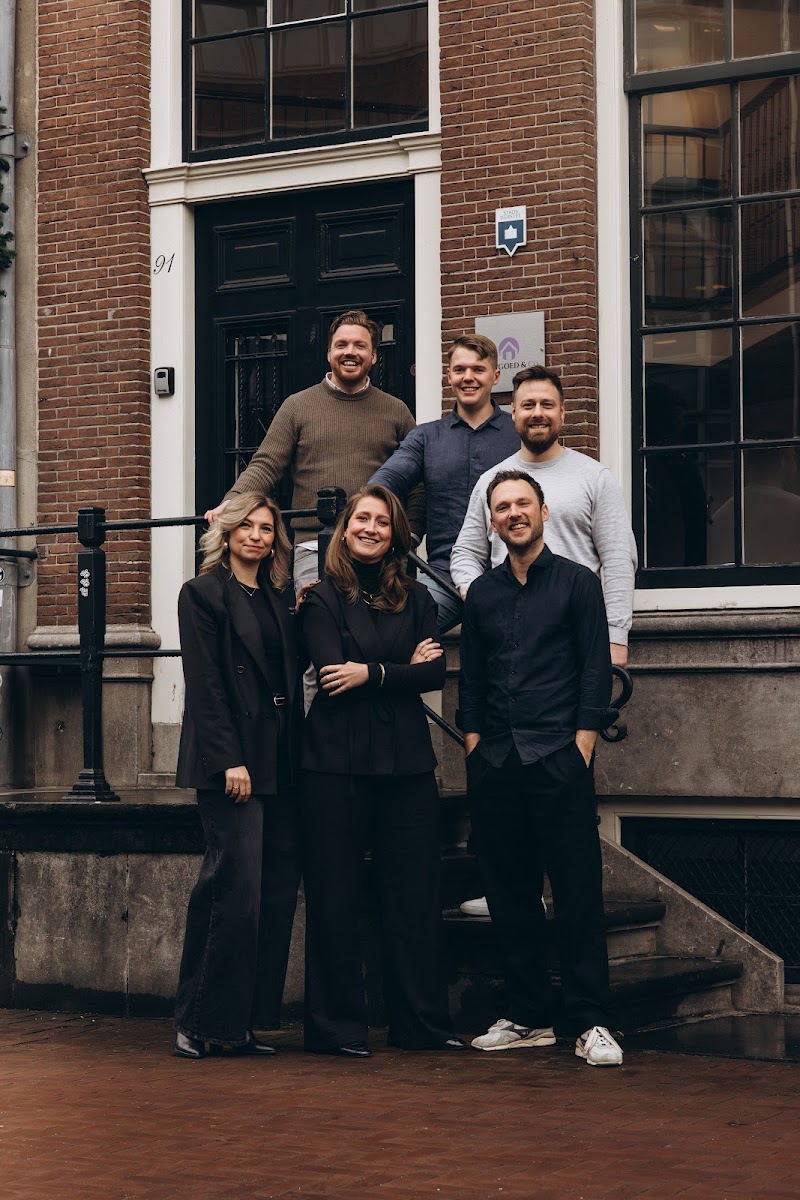 Housing & Co.