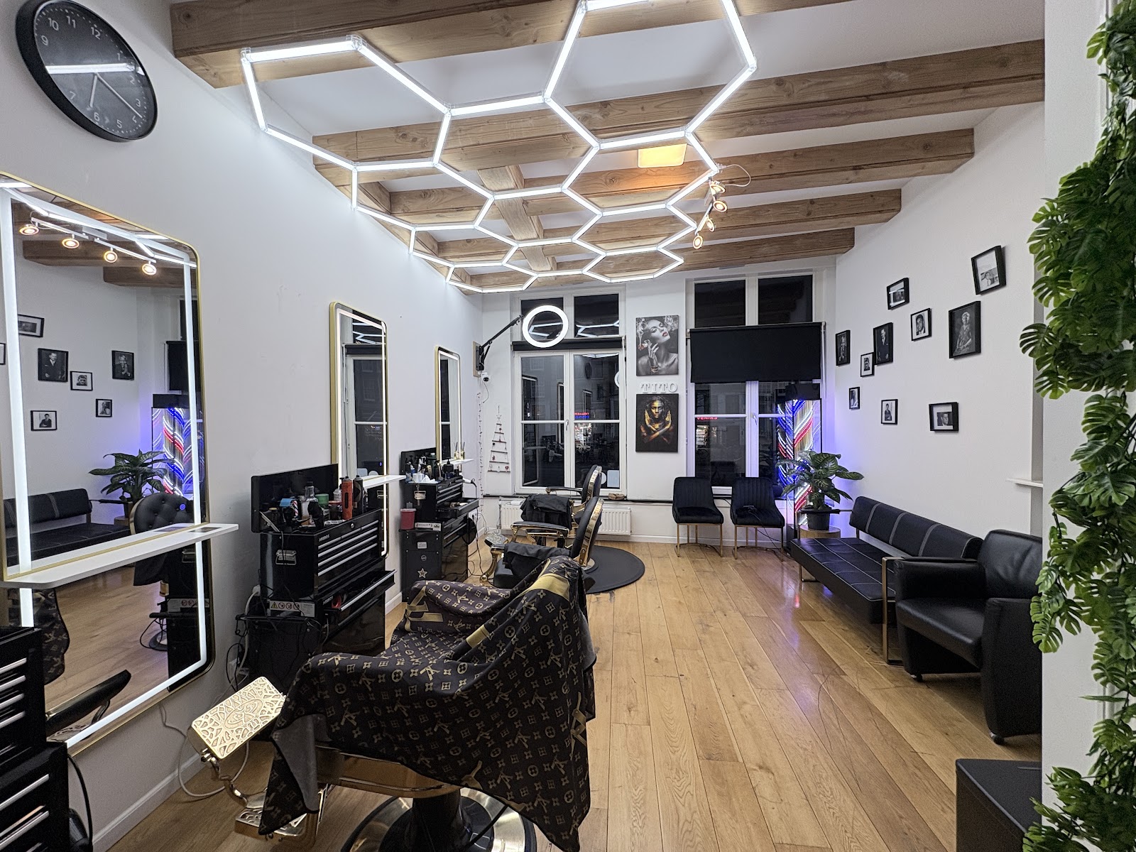 Tito Barbershop