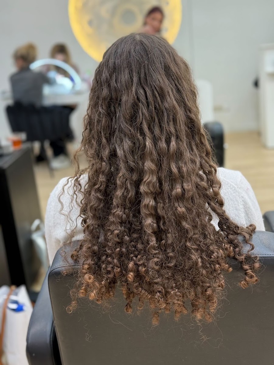 030 Salon