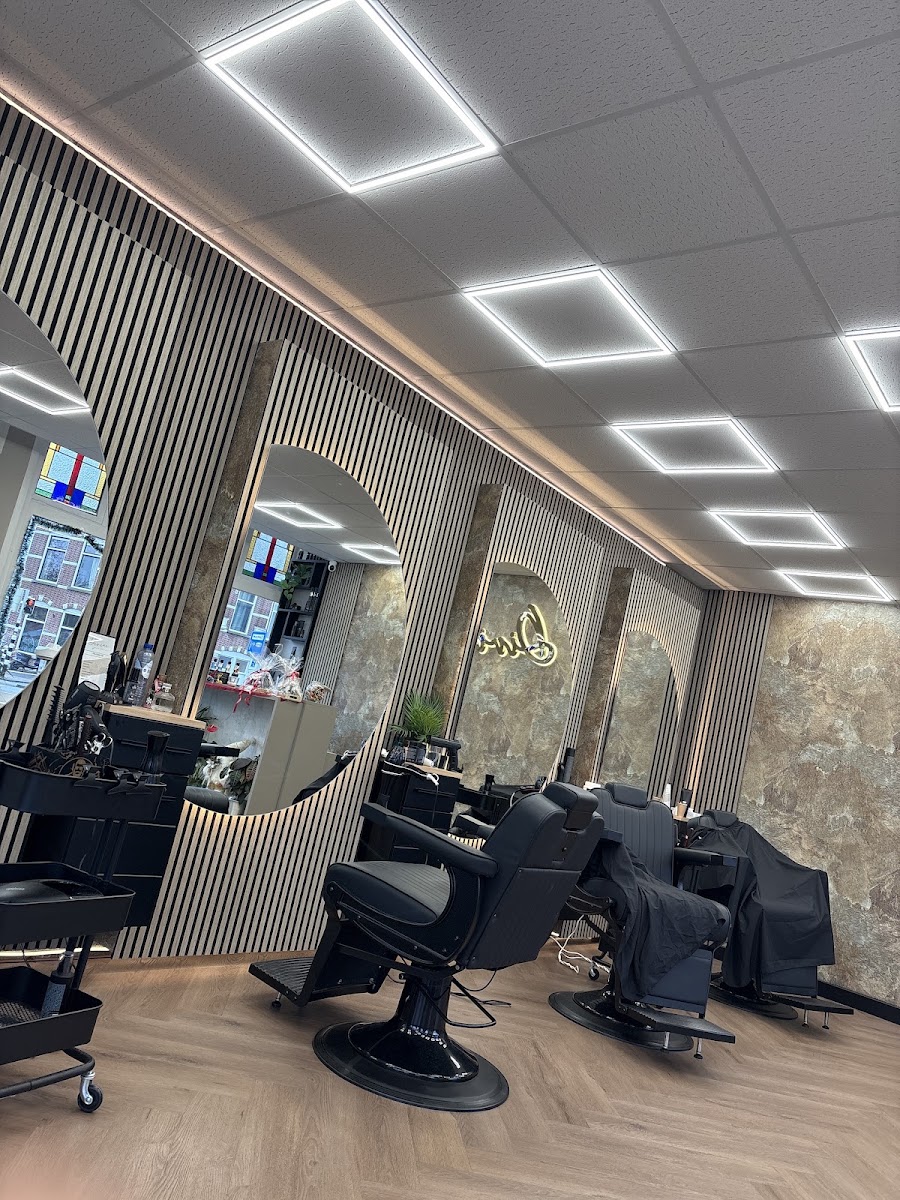 Divine Hair Design