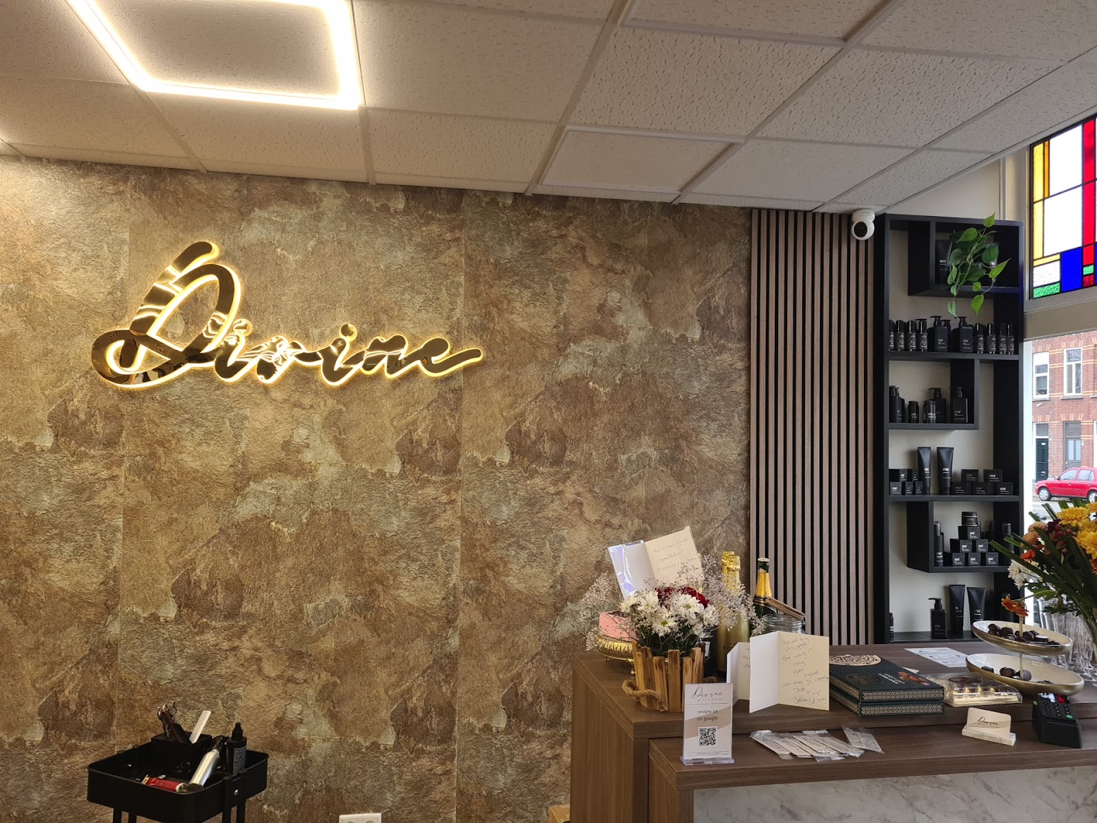 Divine Hair Design