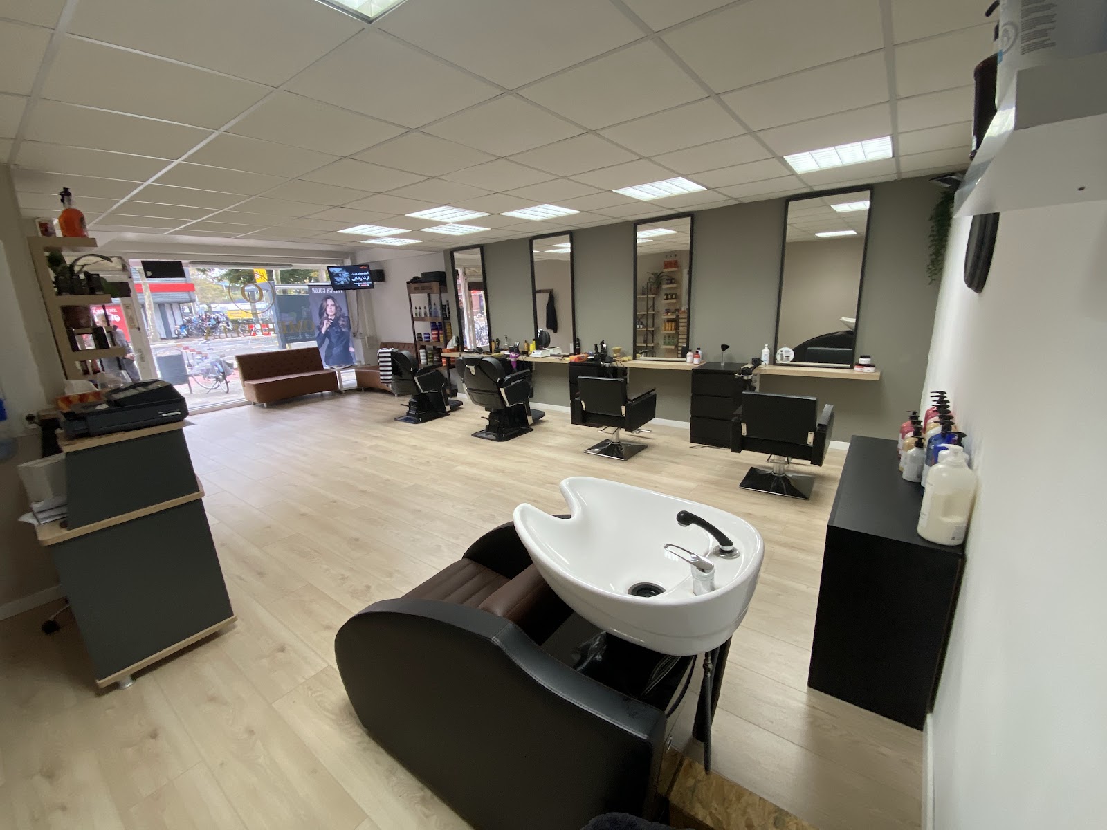 Omerbella Barber & Beauty
