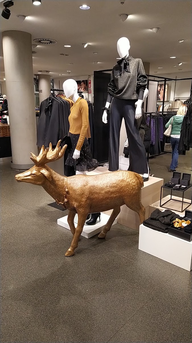 WE Fashion