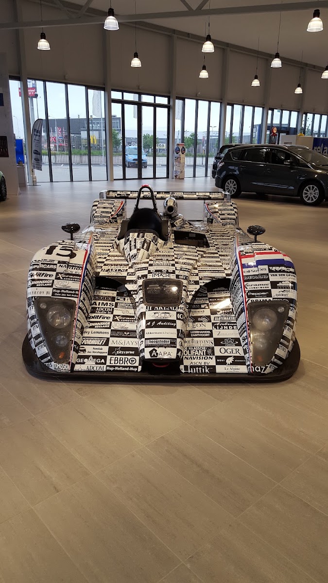 Dekkerautogroup Zaandam