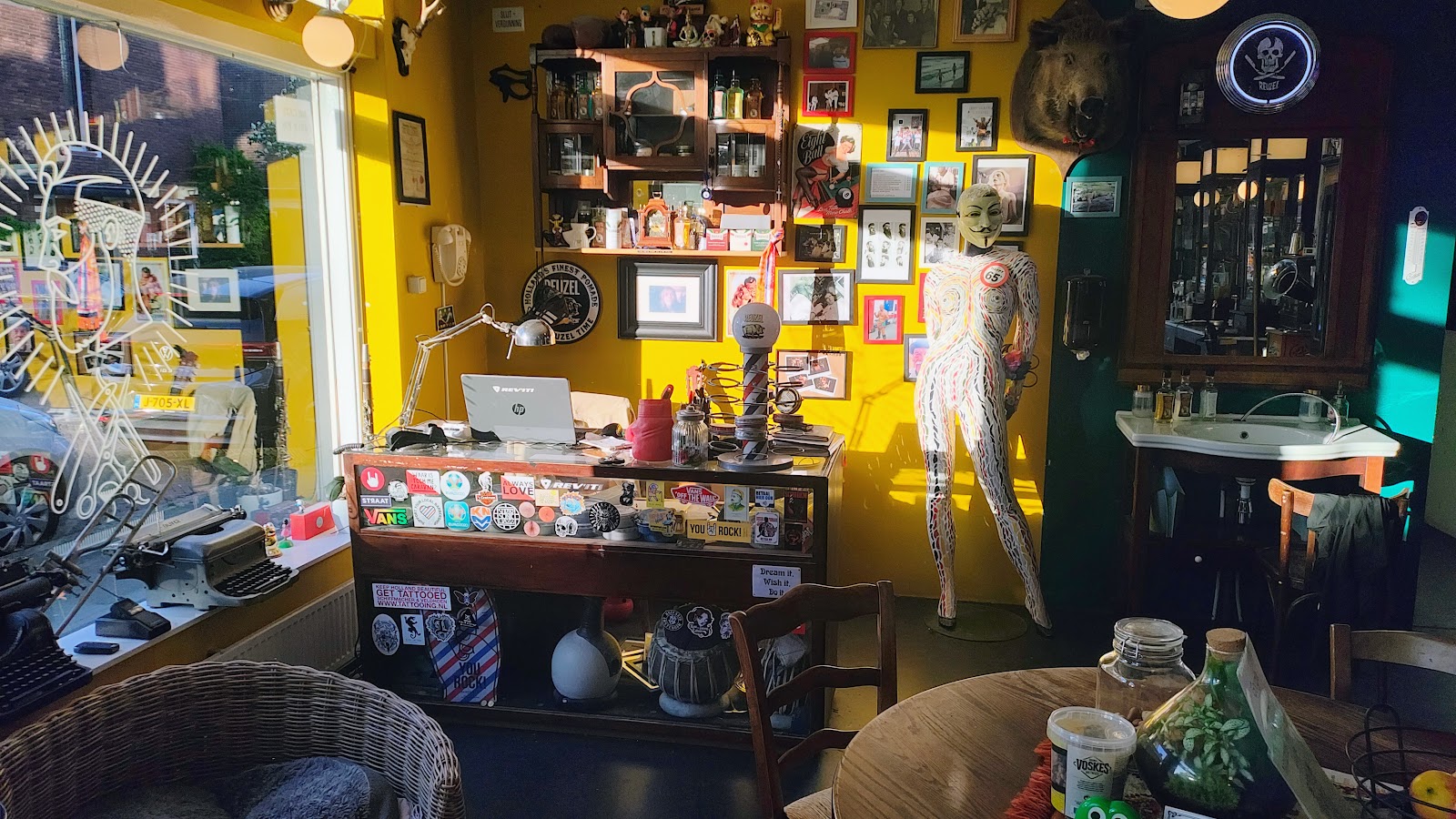 Barbershop Eighty-Eight