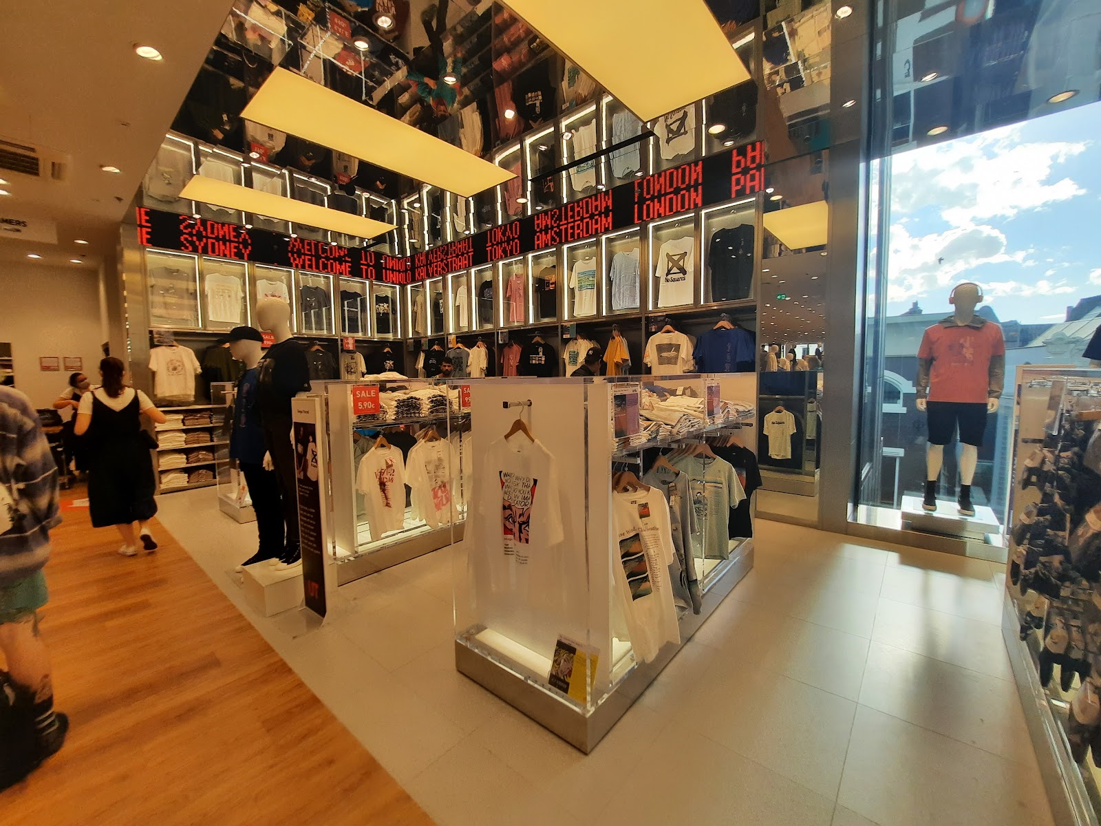 UNIQLO KALVERSTRAAT